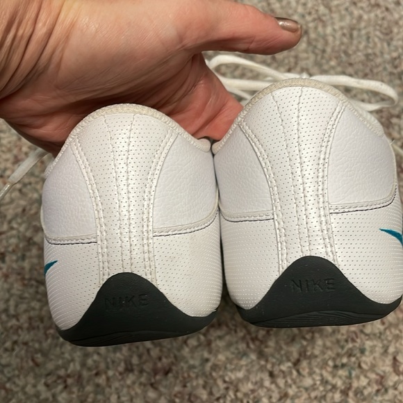 Like new Nike runners - Picture 6 of 10